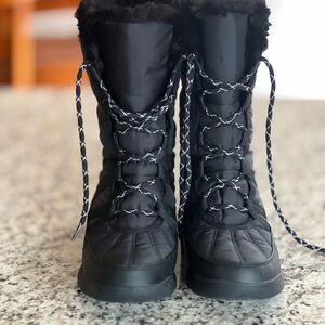Sorel Black Quilted Winter Boots with Faux Fur